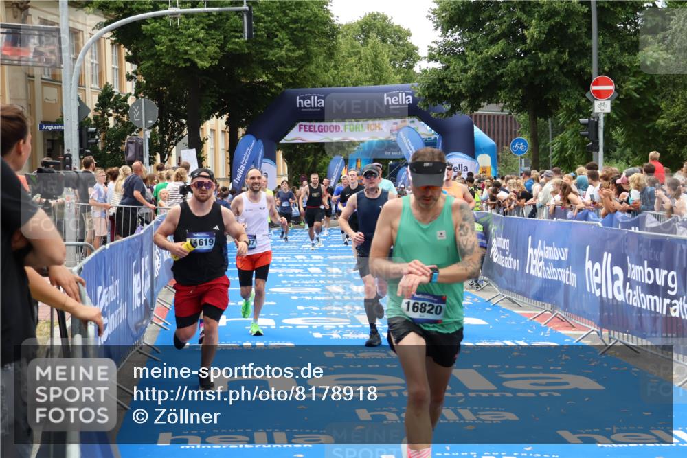 29.06.2025 - hella hamburg halbmarathon Zöllner http://msf.ph/oto/8178918 29.06.2025 10:39:12 Ziel 1445, 3282, 4759, 6686, 6687, 11305, 11619, 12137, 13729, 15556, 16656, 16820, 17668, 18149, 18547 meine-sportfotos.de