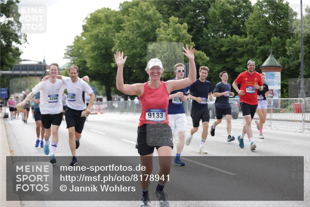 29.06.2025 - hella hamburg halbmarathon Jannik Wohlers http://msf.ph/oto/8178941 29.06.2025 10:22:39 Lombardsbrücke 1853, 3029, 3034, 4190, 4266, 5629, 6578, 6784, 6785, 6849, 7266, 7891, 8687, 8688, 9133, 9877, 9913, 10205, 12025, 12190, 12265, 13560, 14041, 15469, 16416, 16565, 16566, 16618, 16801, 16863, 17657 meine-sportfotos.de