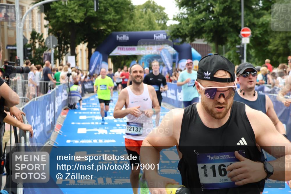 29.06.2025 - hella hamburg halbmarathon Zöllner http://msf.ph/oto/8179001 29.06.2025 10:39:15 Ziel 1445, 2044, 3282, 4565, 4759, 5752, 8925, 11305, 12046, 12137, 13729, 14311, 15556, 16656, 17668, 18149, 18547 meine-sportfotos.de