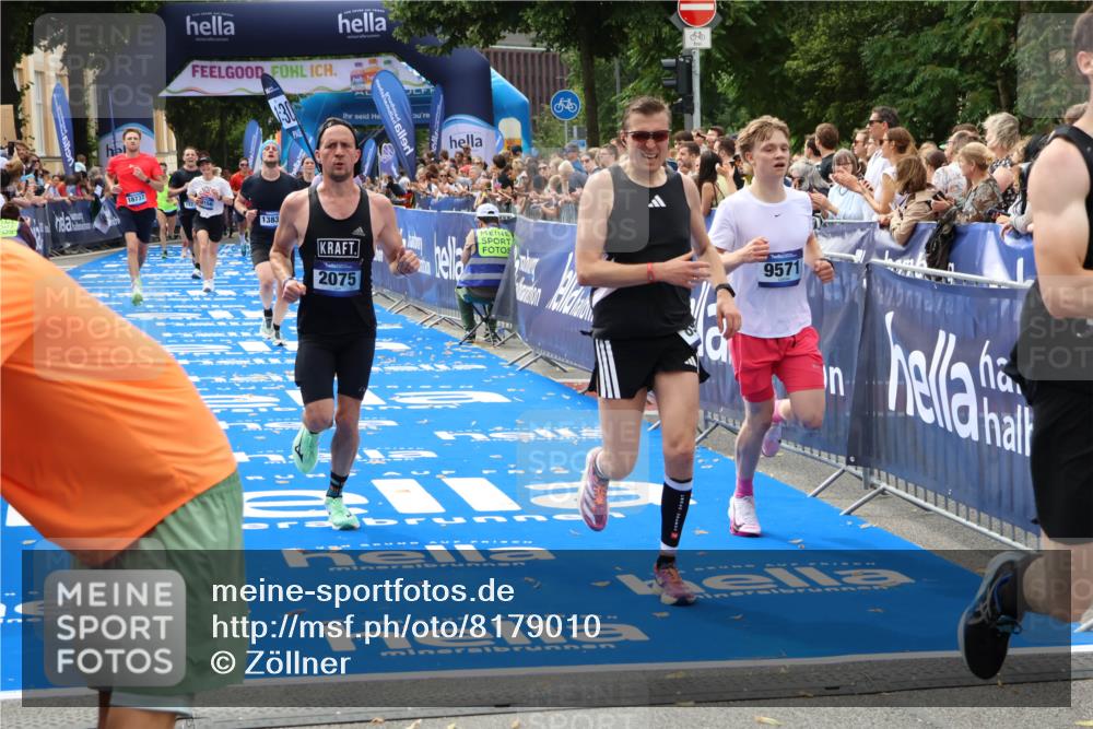 29.06.2025 - hella hamburg halbmarathon Zöllner http://msf.ph/oto/8179010 29.06.2025 10:29:28 Ziel 2075, 8975, 9571, 10156, 12234, 13838, 14164, 15880, 16118, 17197, 18737, 19203 meine-sportfotos.de