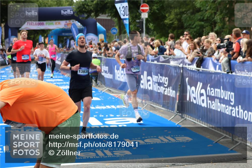 29.06.2025 - hella hamburg halbmarathon Zöllner http://msf.ph/oto/8179041 29.06.2025 10:29:30 Ziel 2021, 2180, 9137, 10156, 10790, 12234, 13838, 15880, 16118, 17197, 18737, 19203 meine-sportfotos.de