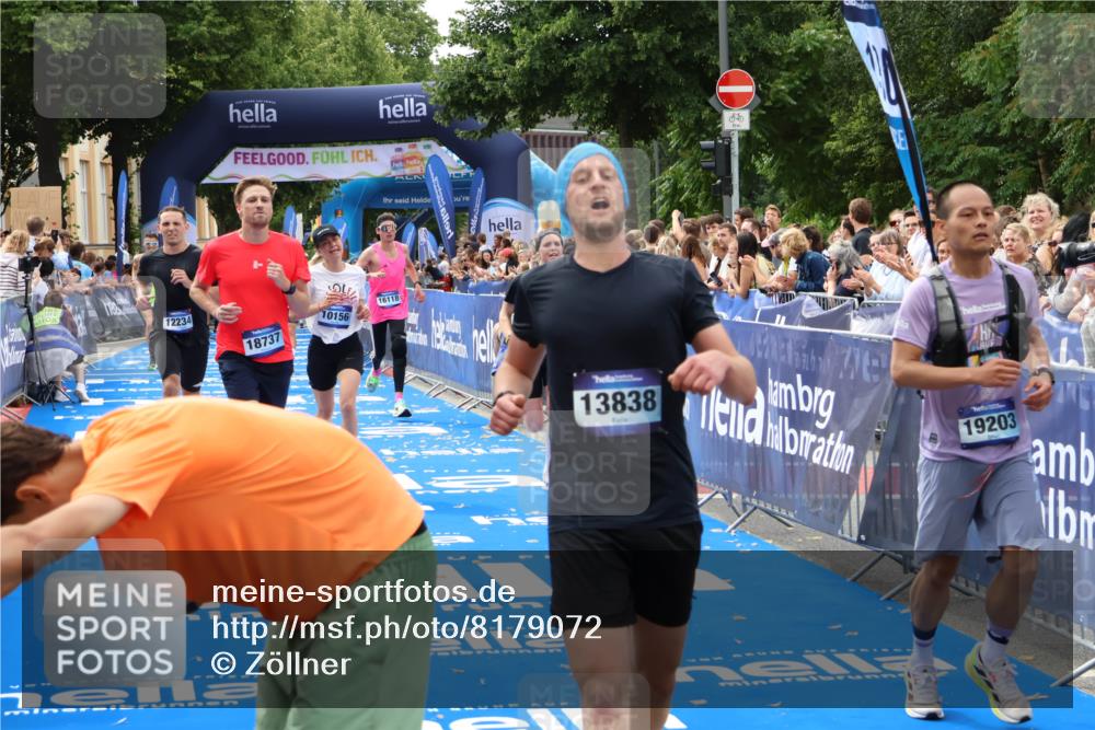29.06.2025 - hella hamburg halbmarathon Zöllner http://msf.ph/oto/8179072 29.06.2025 10:29:31 Ziel 2021, 2180, 9137, 10156, 10790, 12234, 13838, 15880, 16118, 17197, 18737, 19203 meine-sportfotos.de