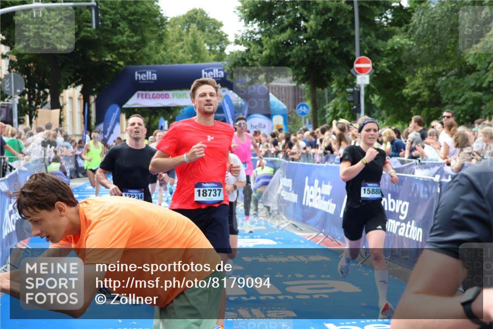 29.06.2025 - hella hamburg halbmarathon Zöllner http://msf.ph/oto/8179094 29.06.2025 10:29:32 Ziel 2021, 2180, 8784, 9137, 10156, 10790, 12234, 15880, 16118, 17197, 18737, 19203 meine-sportfotos.de