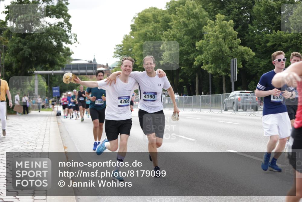 29.06.2025 - hella hamburg halbmarathon Jannik Wohlers http://msf.ph/oto/8179099 29.06.2025 10:22:40 Lombardsbrücke 1853, 3029, 3034, 4190, 4266, 4793, 5629, 6578, 6784, 6785, 6849, 7266, 7891, 8687, 8688, 9133, 9877, 9913, 10205, 12025, 12190, 12265, 13560, 14041, 15469, 16416, 16558, 16565, 16566, 16863, 17099, 17657 meine-sportfotos.de