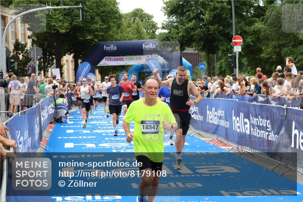 29.06.2025 - hella hamburg halbmarathon Zöllner http://msf.ph/oto/8179108 29.06.2025 10:39:18 Ziel 2044, 3282, 4565, 5752, 8319, 8925, 11305, 12046, 13479, 13729, 14311, 17646, 17668, 18149, 18547 meine-sportfotos.de