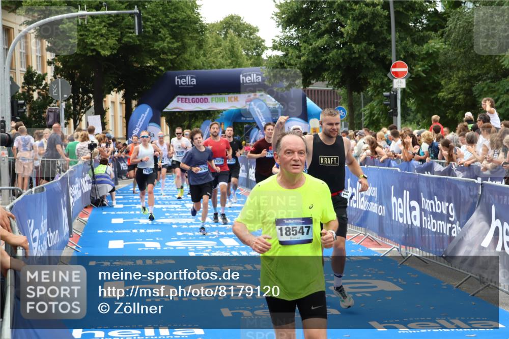 29.06.2025 - hella hamburg halbmarathon Zöllner http://msf.ph/oto/8179120 29.06.2025 10:39:18 Ziel 2044, 3282, 4565, 5752, 8319, 8925, 11305, 12046, 13479, 13729, 14311, 17646, 17668, 18149, 18547 meine-sportfotos.de