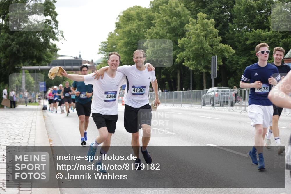 29.06.2025 - hella hamburg halbmarathon Jannik Wohlers http://msf.ph/oto/8179182 29.06.2025 10:22:40 Lombardsbrücke 1853, 3029, 3034, 4190, 4266, 4793, 5629, 6578, 6784, 6785, 6849, 7266, 7891, 8687, 8688, 9133, 9877, 9913, 10205, 12025, 12190, 12265, 13560, 14041, 15469, 16416, 16558, 16565, 16566, 16863, 17099, 17657 meine-sportfotos.de