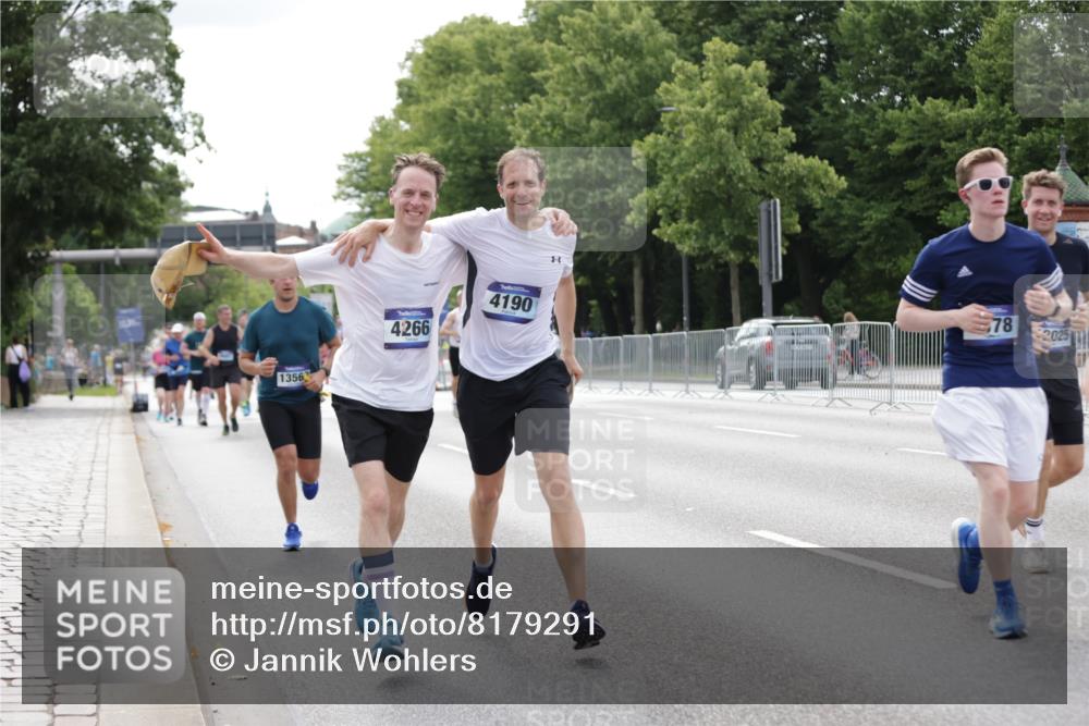 29.06.2025 - hella hamburg halbmarathon Jannik Wohlers http://msf.ph/oto/8179291 29.06.2025 10:22:40 Lombardsbrücke 1853, 3029, 3034, 4190, 4266, 4793, 5629, 6578, 6784, 6785, 6849, 7266, 7891, 8687, 8688, 9133, 9877, 9913, 10205, 12025, 12190, 12265, 13560, 14041, 15469, 16416, 16558, 16565, 16566, 16863, 17099, 17657 meine-sportfotos.de