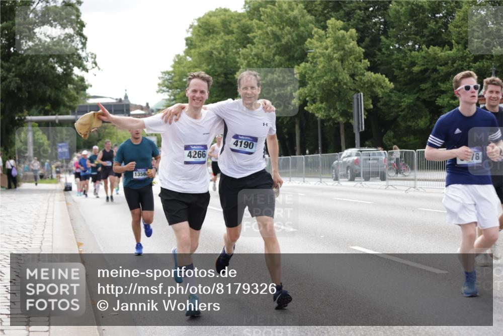 29.06.2025 - hella hamburg halbmarathon Jannik Wohlers http://msf.ph/oto/8179326 29.06.2025 10:22:40 Lombardsbrücke 1853, 3029, 3034, 4190, 4266, 4793, 5629, 6578, 6784, 6785, 6849, 7266, 7891, 8687, 8688, 9133, 9877, 9913, 10205, 12025, 12190, 12265, 13560, 14041, 15469, 16416, 16558, 16565, 16566, 16863, 17099, 17657 meine-sportfotos.de