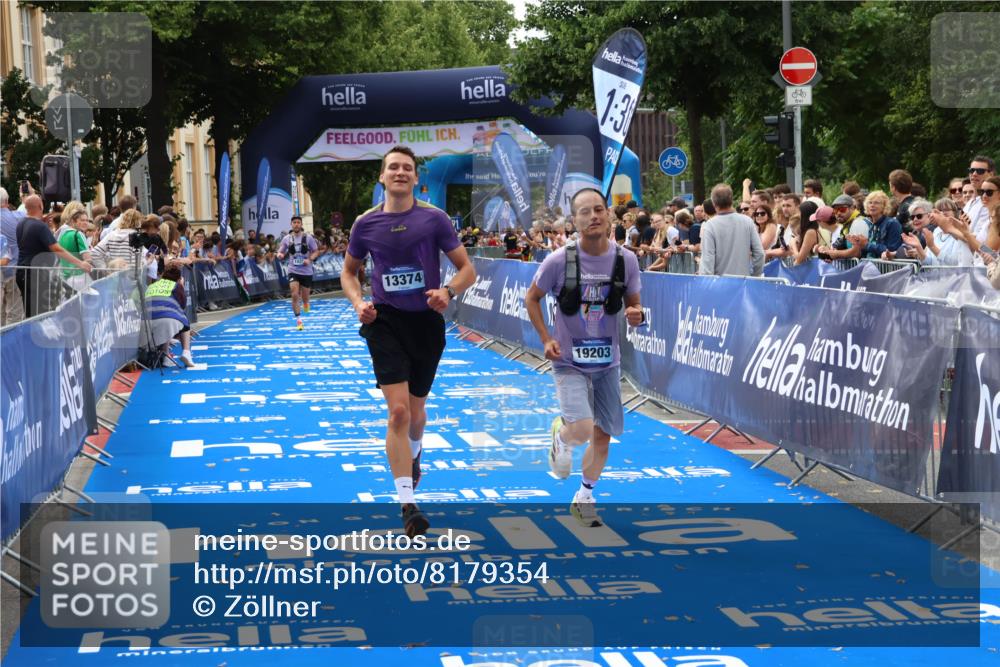 29.06.2025 - hella hamburg halbmarathon Zöllner http://msf.ph/oto/8179354 29.06.2025 10:29:51 Ziel 13374, 19202 meine-sportfotos.de