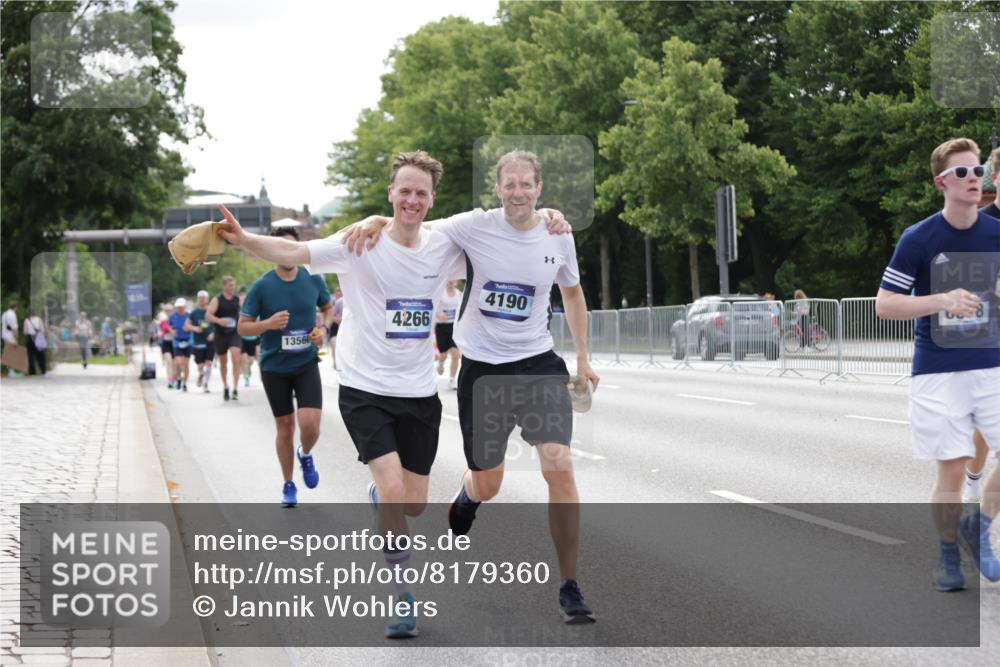 29.06.2025 - hella hamburg halbmarathon Jannik Wohlers http://msf.ph/oto/8179360 29.06.2025 10:22:40 Lombardsbrücke 1853, 3029, 3034, 4190, 4266, 4793, 5629, 6578, 6784, 6785, 6849, 7266, 7891, 8687, 8688, 9133, 9877, 9913, 10205, 12025, 12190, 12265, 13560, 14041, 15469, 16416, 16558, 16565, 16566, 16863, 17099, 17657 meine-sportfotos.de