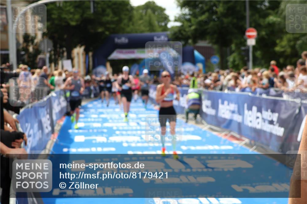 29.06.2025 - hella hamburg halbmarathon Zöllner http://msf.ph/oto/8179421 29.06.2025 10:39:26 Ziel 2546, 2972, 6037, 6152, 8346, 12335, 12372, 14359, 15013, 15866 meine-sportfotos.de