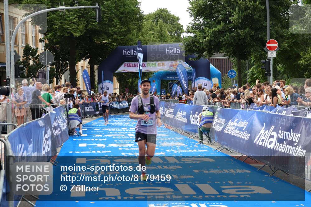 29.06.2025 - hella hamburg halbmarathon Zöllner http://msf.ph/oto/8179459 29.06.2025 10:29:57 Ziel 5308, 19202 meine-sportfotos.de