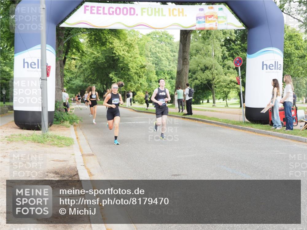29.06.2025 - hella hamburg halbmarathon MichiJ http://msf.ph/oto/8179470 29.06.2025 10:17:03 Zwischen KM18-KM19 9079, 12341, 15023, 18124, 18692, 19050 meine-sportfotos.de
