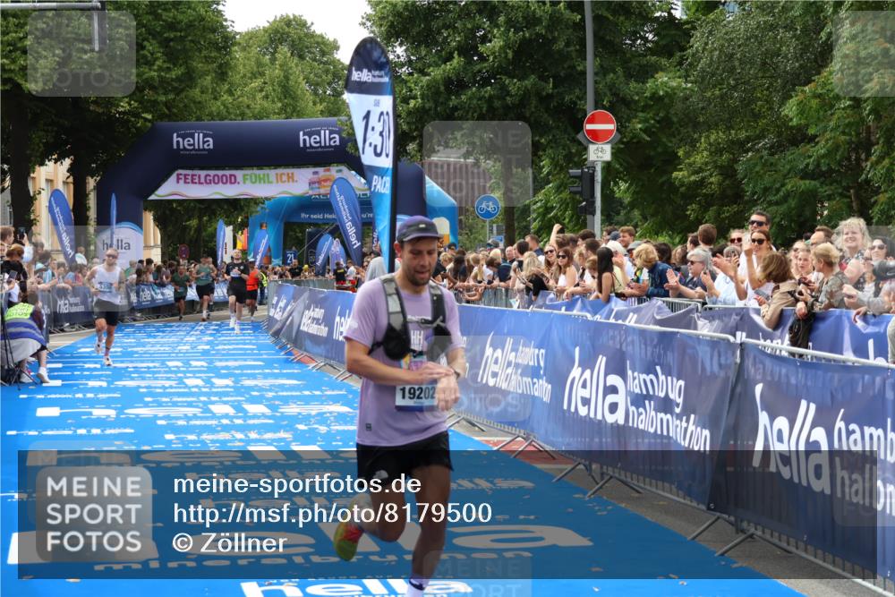 29.06.2025 - hella hamburg halbmarathon Zöllner http://msf.ph/oto/8179500 29.06.2025 10:29:58 Ziel 5308, 19202 meine-sportfotos.de