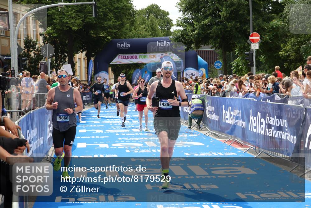 29.06.2025 - hella hamburg halbmarathon Zöllner http://msf.ph/oto/8179529 29.06.2025 10:39:29 Ziel 1343, 2546, 2972, 6152, 8346, 12335, 12372, 14359, 15013, 15866 meine-sportfotos.de