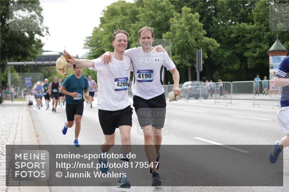 29.06.2025 - hella hamburg halbmarathon Jannik Wohlers http://msf.ph/oto/8179547 29.06.2025 10:22:40 Lombardsbrücke 1853, 3029, 3034, 4190, 4266, 4793, 5629, 6578, 6784, 6785, 6849, 7266, 7891, 8687, 8688, 9133, 9877, 9913, 10205, 12025, 12190, 12265, 13560, 14041, 15469, 16416, 16558, 16565, 16566, 16863, 17099, 17657 meine-sportfotos.de