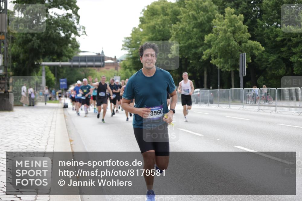 29.06.2025 - hella hamburg halbmarathon Jannik Wohlers http://msf.ph/oto/8179581 29.06.2025 10:22:43 Lombardsbrücke 1853, 2925, 3029, 3034, 4190, 4266, 4793, 6578, 6784, 6785, 6849, 7266, 7891, 8687, 8688, 8716, 8918, 8920, 9133, 9301, 9877, 9913, 10205, 12025, 12073, 12265, 13560, 14041, 14338, 15469, 16416, 16558, 16565, 16566, 16863, 17099, 17207, 17299, 17657 meine-sportfotos.de