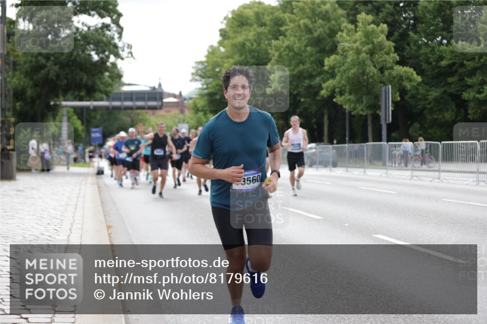 29.06.2025 - hella hamburg halbmarathon Jannik Wohlers http://msf.ph/oto/8179616 29.06.2025 10:22:43 Lombardsbrücke 1853, 2925, 3029, 3034, 4190, 4266, 4793, 6578, 6784, 6785, 6849, 7266, 7891, 8687, 8688, 8716, 8918, 8920, 9133, 9301, 9877, 9913, 10205, 12025, 12073, 12265, 13560, 14041, 14338, 15469, 16416, 16558, 16565, 16566, 16863, 17099, 17207, 17299, 17657 meine-sportfotos.de