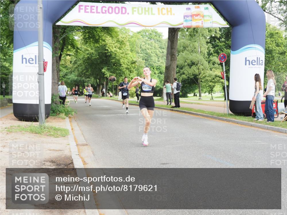 29.06.2025 - hella hamburg halbmarathon MichiJ http://msf.ph/oto/8179621 29.06.2025 10:17:06 Zwischen KM18-KM19 9079, 9097, 12341, 15136 meine-sportfotos.de
