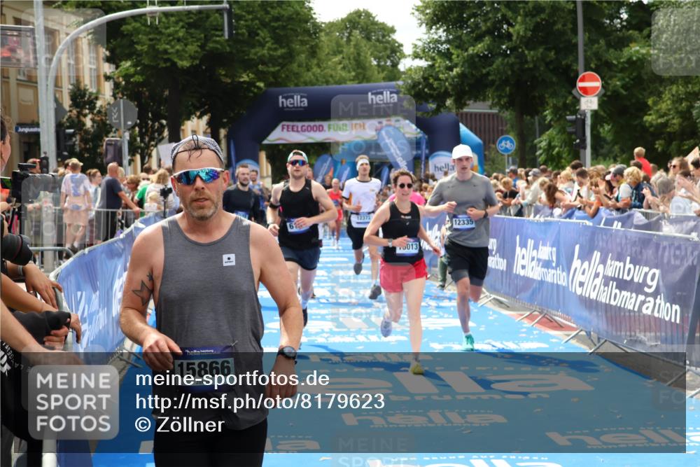 29.06.2025 - hella hamburg halbmarathon Zöllner http://msf.ph/oto/8179623 29.06.2025 10:39:31 Ziel 1343, 2546, 2972, 6152, 8346, 9116, 12335, 12372, 15013, 15965 meine-sportfotos.de