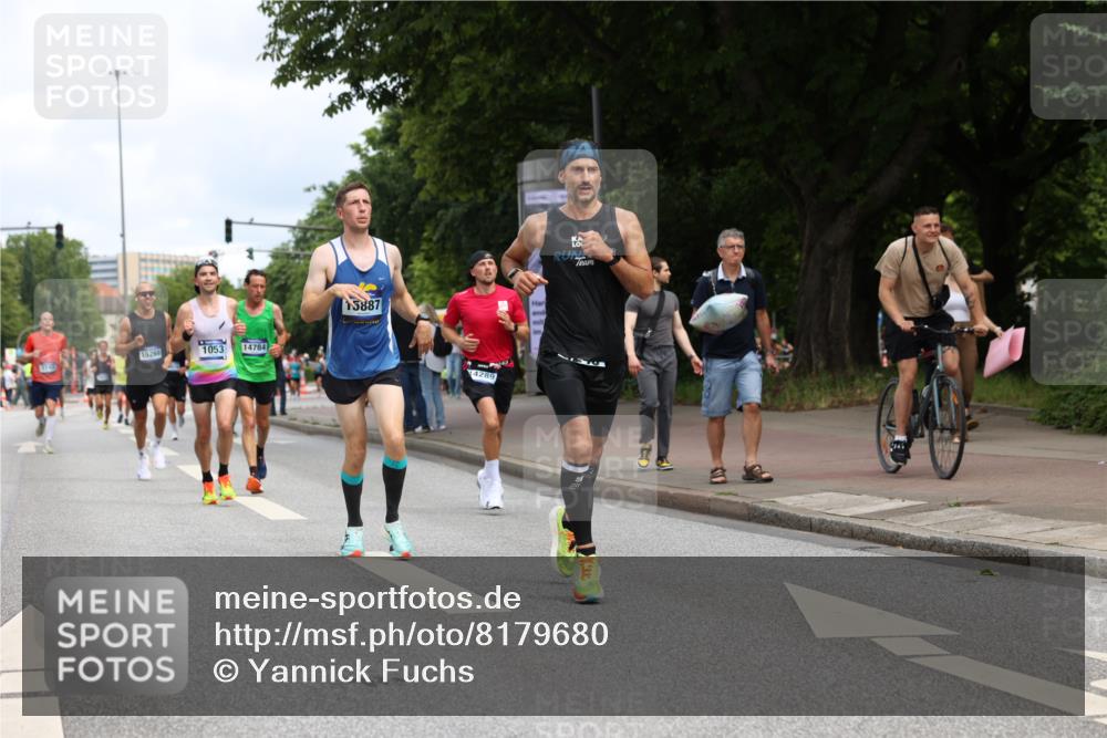 29.06.2025 - hella hamburg halbmarathon Yannick Fuchs http://msf.ph/oto/8179680 29.06.2025 10:28:33 20KM 1053, 1396, 1743, 1959, 2243, 2836, 4246, 5193, 8312, 9345, 10865, 11227, 12595, 13066, 13493, 13494, 13618, 14289, 14310, 14784, 15268, 15326, 15887, 16724, 16755, 17191, 17489, 17802, 18099, 18854, 18906 meine-sportfotos.de