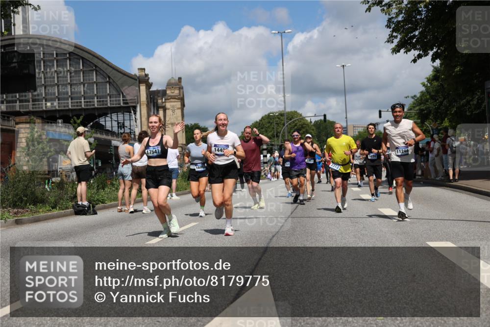 29.06.2025 - hella hamburg halbmarathon Yannick Fuchs http://msf.ph/oto/8179775 29.06.2025 11:38:41 20KM 1879, 2069, 2113, 2134, 2313, 3242, 3808, 4245, 4483, 4972, 5059, 5224, 5240, 5300, 5355, 5875, 6153, 6200, 6259, 6917, 7205, 7206, 7431, 7566, 7777, 7844, 8615, 9978, 10001, 10123, 10617, 10644, 10901, 11244, 11801, 11831, 11982, 12254, 12903, 12904, 12969, 13442, 13861, 13877, 14127, 14163, 14405, 14776, 14856, 14937, 15030, 15380, 15755, 15762, 15852, 15933, 15953, 16360, 16545, 16837, 16955, 17547, 17868, 17936, 17943, 18353 meine-sportfotos.de
