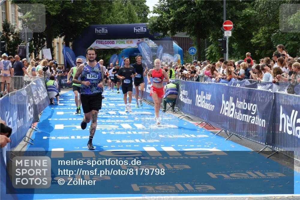29.06.2025 - hella hamburg halbmarathon Zöllner http://msf.ph/oto/8179798 29.06.2025 10:39:36 Ziel 1343, 7152, 7154, 9116, 9265, 11806, 14077, 15336, 15828, 15965, 17215, 17360, 18154, 18285, 18803 meine-sportfotos.de
