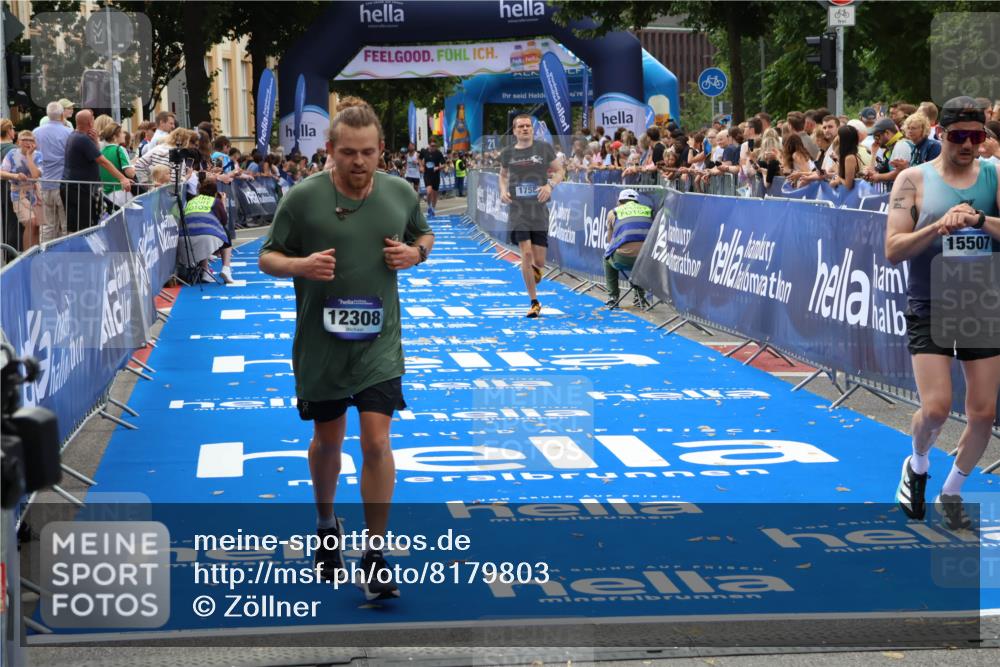 29.06.2025 - hella hamburg halbmarathon Zöllner http://msf.ph/oto/8179803 29.06.2025 10:30:13 Ziel 1758, 8323, 12308, 15507 meine-sportfotos.de