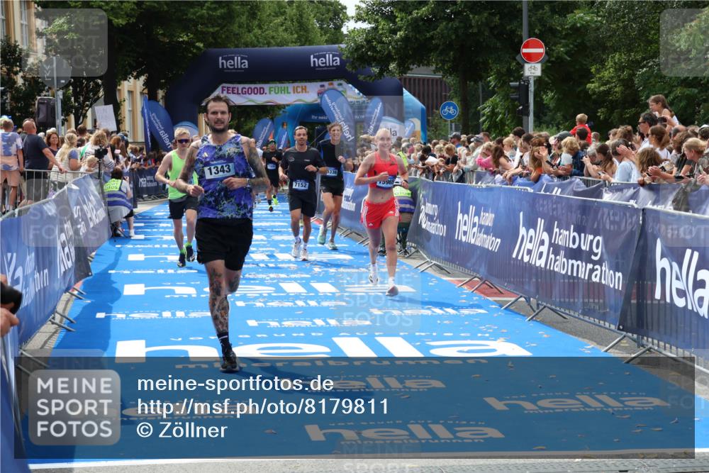 29.06.2025 - hella hamburg halbmarathon Zöllner http://msf.ph/oto/8179811 29.06.2025 10:39:36 Ziel 1343, 7152, 7154, 9116, 9265, 11806, 14077, 15336, 15828, 15965, 17215, 17360, 18154, 18285, 18803 meine-sportfotos.de