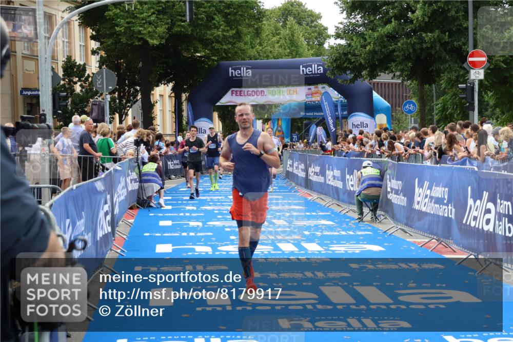 29.06.2025 - hella hamburg halbmarathon Zöllner http://msf.ph/oto/8179917 29.06.2025 10:30:34 Ziel 2460, 3845, 7231, 8318, 11413, 12049, 15253, 16713 meine-sportfotos.de