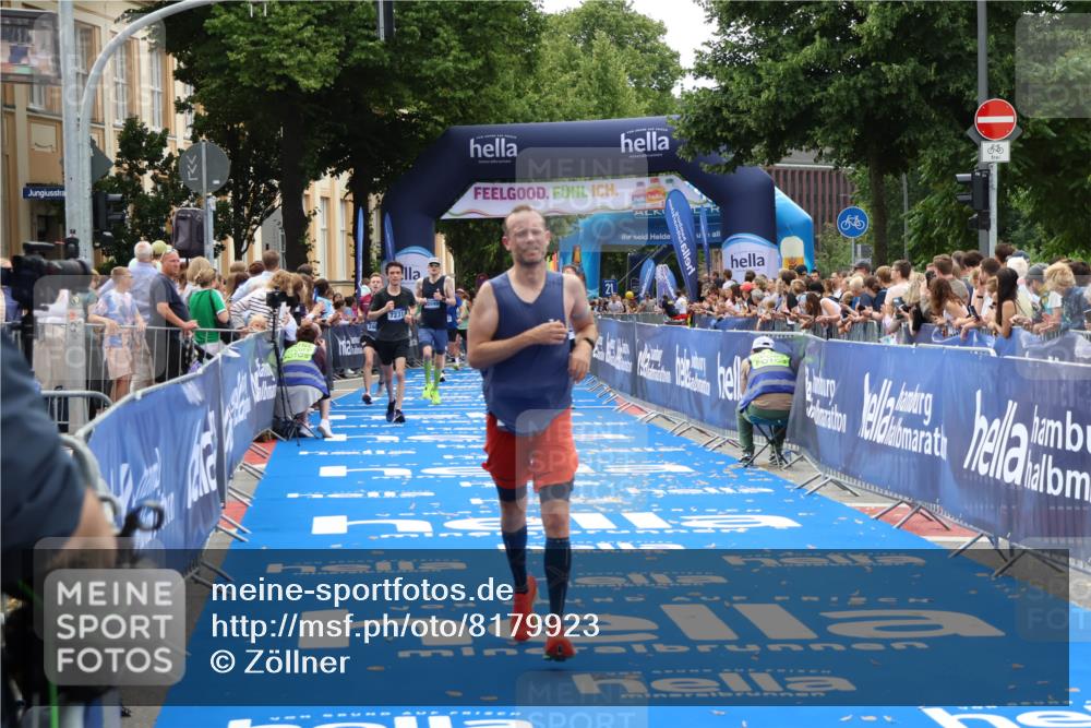 29.06.2025 - hella hamburg halbmarathon Zöllner http://msf.ph/oto/8179923 29.06.2025 10:30:35 Ziel 2460, 3845, 7231, 8318, 11413, 12049, 15253, 16713 meine-sportfotos.de