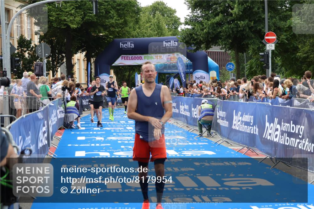29.06.2025 - hella hamburg halbmarathon Zöllner http://msf.ph/oto/8179954 29.06.2025 10:30:35 Ziel 2460, 3845, 7231, 8318, 11413, 12049, 15253, 16713 meine-sportfotos.de