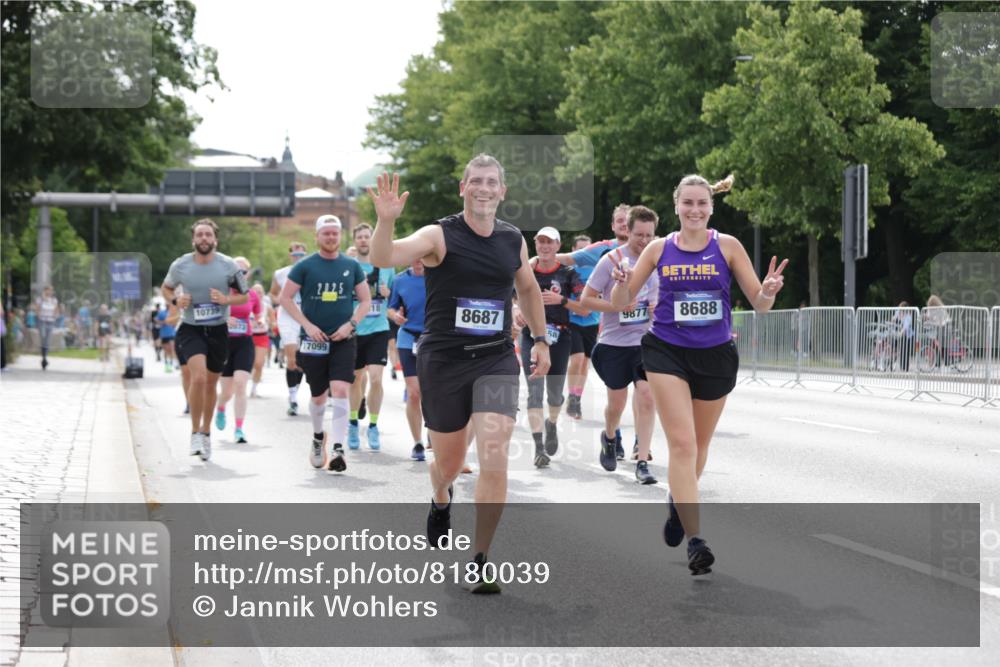 29.06.2025 - hella hamburg halbmarathon Jannik Wohlers http://msf.ph/oto/8180039 29.06.2025 10:22:47 Lombardsbrücke 1362, 2925, 3029, 4190, 4266, 4728, 4793, 6502, 6578, 6784, 6785, 6849, 7891, 8687, 8688, 8716, 8918, 8920, 9133, 9301, 9877, 9913, 10739, 11798, 12025, 12073, 12265, 13560, 14041, 14338, 14821, 16416, 16558, 16565, 16566, 17013, 17099, 17207, 17299, 17657, 17719 meine-sportfotos.de