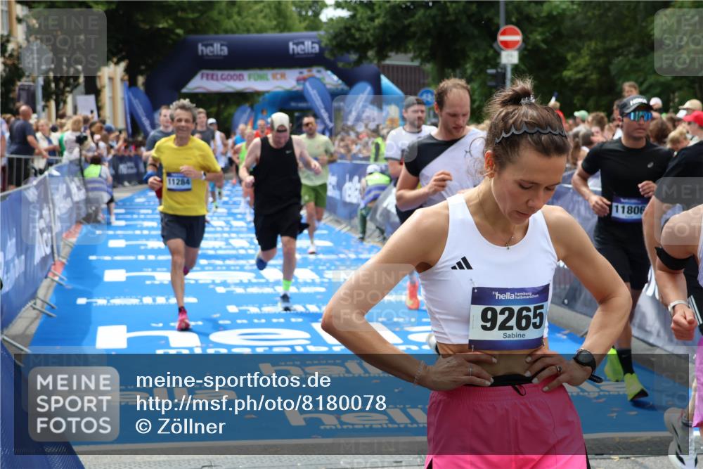 29.06.2025 - hella hamburg halbmarathon Zöllner http://msf.ph/oto/8180078 29.06.2025 10:39:44 Ziel 1358, 4398, 4888, 11284, 11806, 13190, 14077, 15094, 15435, 16580, 16761, 17005, 17360, 17425, 17792, 18013, 18154 meine-sportfotos.de