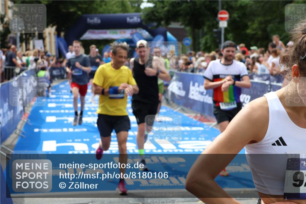 29.06.2025 - hella hamburg halbmarathon Zöllner http://msf.ph/oto/8180106 29.06.2025 10:39:45 Ziel 1358, 4398, 4888, 11284, 11806, 13190, 14077, 14204, 15094, 15435, 15744, 16580, 16761, 17005, 17425, 17792, 18013 meine-sportfotos.de