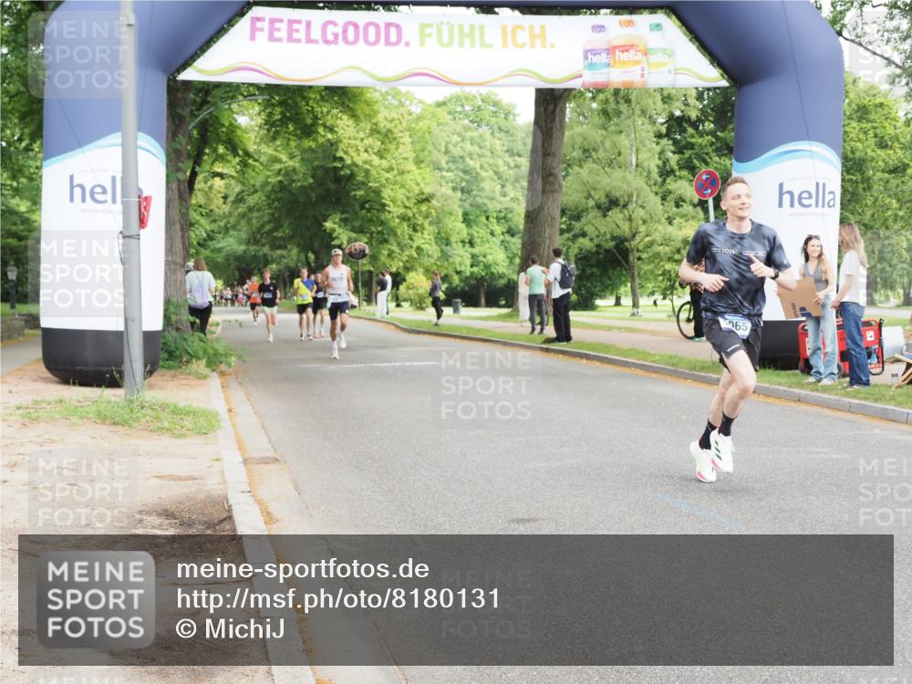 29.06.2025 - hella hamburg halbmarathon MichiJ http://msf.ph/oto/8180131 29.06.2025 10:17:09 Zwischen KM18-KM19 1065, 9079, 9097, 12341, 15136 meine-sportfotos.de