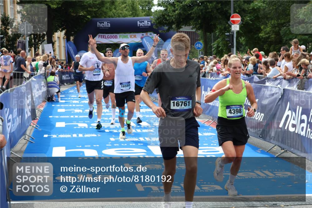 29.06.2025 - hella hamburg halbmarathon Zöllner http://msf.ph/oto/8180192 29.06.2025 10:39:49 Ziel 1975, 2525, 4398, 13190, 14204, 15435, 15744, 16580, 16761, 17005, 17792, 18013 meine-sportfotos.de