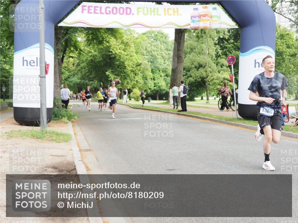 29.06.2025 - hella hamburg halbmarathon MichiJ http://msf.ph/oto/8180209 29.06.2025 10:17:09 Zwischen KM18-KM19 1065, 9079, 9097, 12341, 15136 meine-sportfotos.de