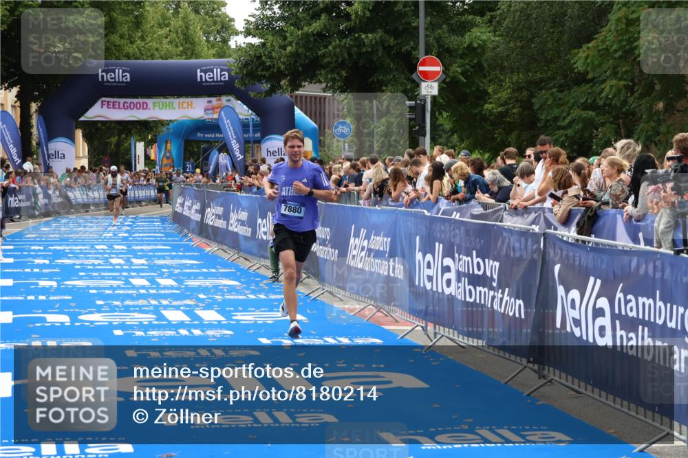 29.06.2025 - hella hamburg halbmarathon Zöllner http://msf.ph/oto/8180214 29.06.2025 10:30:58 Ziel 7880, 16508 meine-sportfotos.de