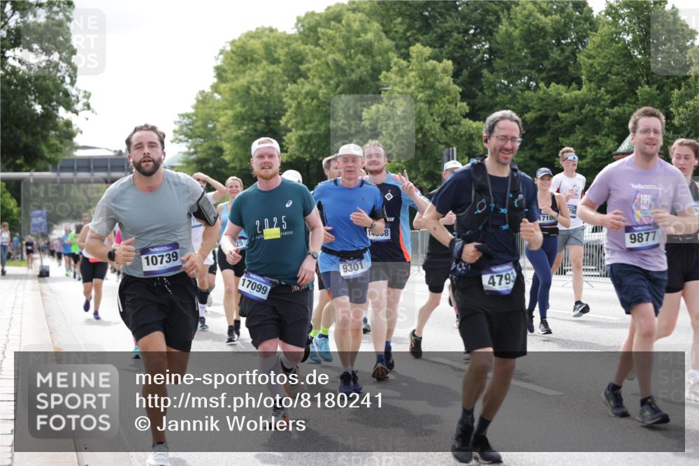 29.06.2025 - hella hamburg halbmarathon Jannik Wohlers http://msf.ph/oto/8180241 29.06.2025 10:22:50 Lombardsbrücke 1362, 2925, 4190, 4266, 4728, 4793, 6502, 6578, 6849, 7820, 7891, 8687, 8688, 8716, 8918, 8920, 9301, 9877, 10739, 11798, 12025, 12073, 12265, 13560, 14041, 14338, 14821, 16416, 16558, 17013, 17099, 17207, 17299, 17719 meine-sportfotos.de
