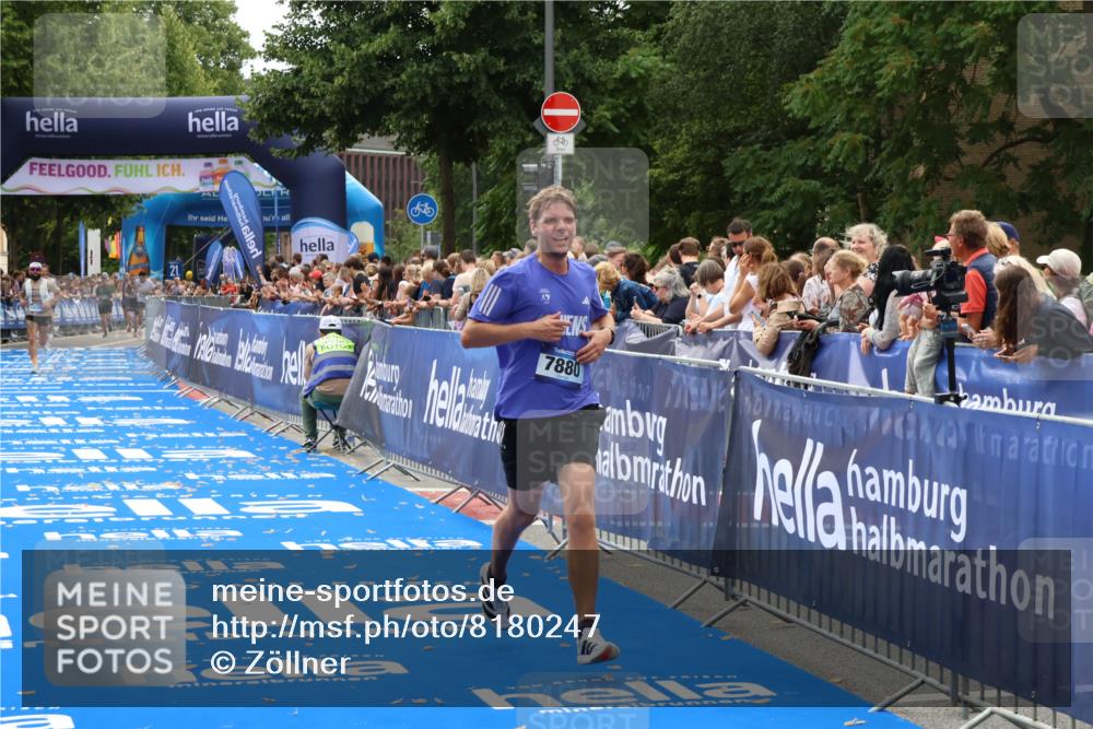 29.06.2025 - hella hamburg halbmarathon Zöllner http://msf.ph/oto/8180247 29.06.2025 10:30:59 Ziel 7880, 16508 meine-sportfotos.de