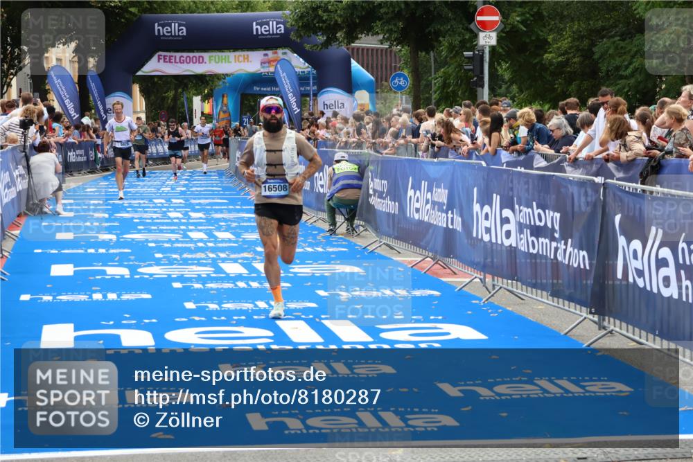 29.06.2025 - hella hamburg halbmarathon Zöllner http://msf.ph/oto/8180287 29.06.2025 10:31:05 Ziel 5826, 16508 meine-sportfotos.de