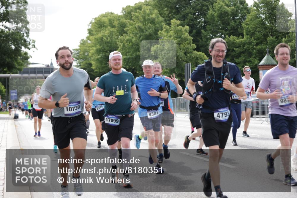 29.06.2025 - hella hamburg halbmarathon Jannik Wohlers http://msf.ph/oto/8180351 29.06.2025 10:22:50 Lombardsbrücke 1362, 2925, 4190, 4266, 4728, 4793, 6502, 6578, 6849, 7820, 7891, 8687, 8688, 8716, 8918, 8920, 9301, 9877, 10739, 11798, 12025, 12073, 12265, 13560, 14041, 14338, 14821, 16416, 16558, 17013, 17099, 17207, 17299, 17719 meine-sportfotos.de