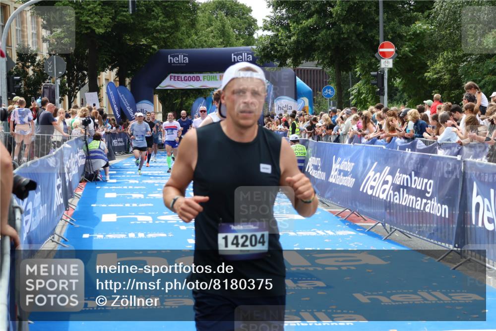 29.06.2025 - hella hamburg halbmarathon Zöllner http://msf.ph/oto/8180375 29.06.2025 10:39:55 Ziel 1603, 1975, 2525, 2563, 2573, 4766, 6149, 7981, 8574, 11714, 15813 meine-sportfotos.de