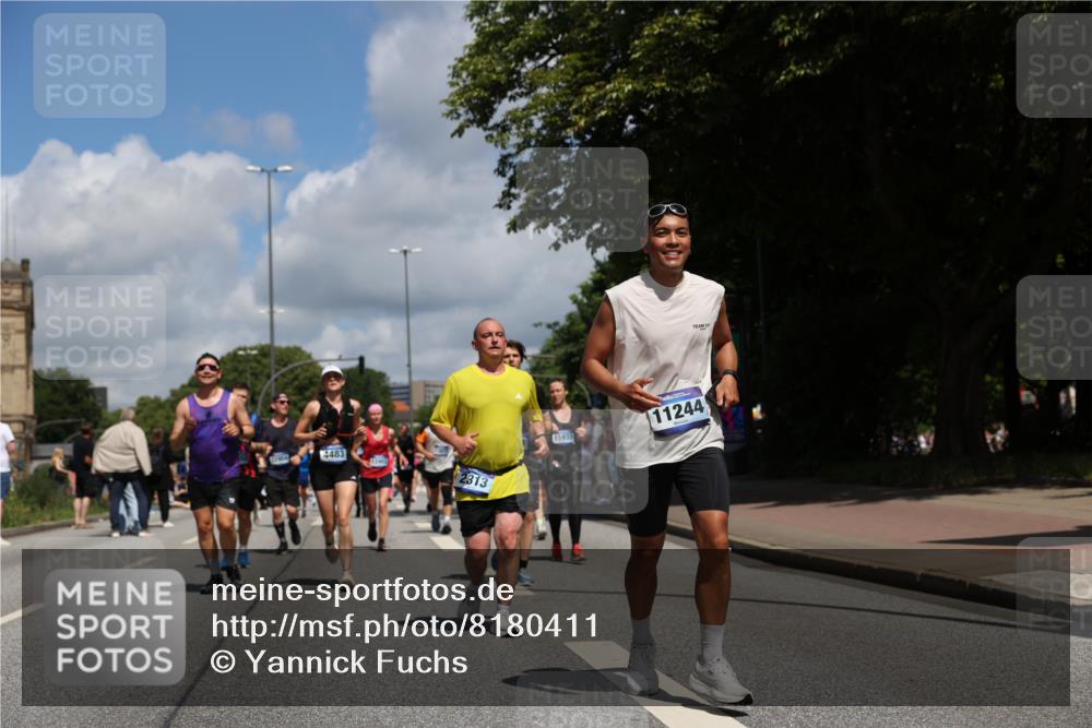 29.06.2025 - hella hamburg halbmarathon Yannick Fuchs http://msf.ph/oto/8180411 29.06.2025 11:38:43 20KM 1879, 2069, 2113, 2134, 2313, 3242, 3808, 4245, 4483, 4972, 5059, 5224, 5240, 5300, 5355, 6153, 6200, 6259, 6917, 7205, 7206, 7431, 7566, 7844, 8243, 8615, 9978, 10001, 10123, 10617, 10644, 10901, 11244, 11801, 11831, 12903, 12904, 12969, 13442, 13861, 13877, 14002, 14127, 14163, 14405, 14776, 14937, 15030, 15755, 15762, 15852, 15933, 15953, 16360, 16837, 16955, 17547, 17868, 17943, 18353, 19168 meine-sportfotos.de