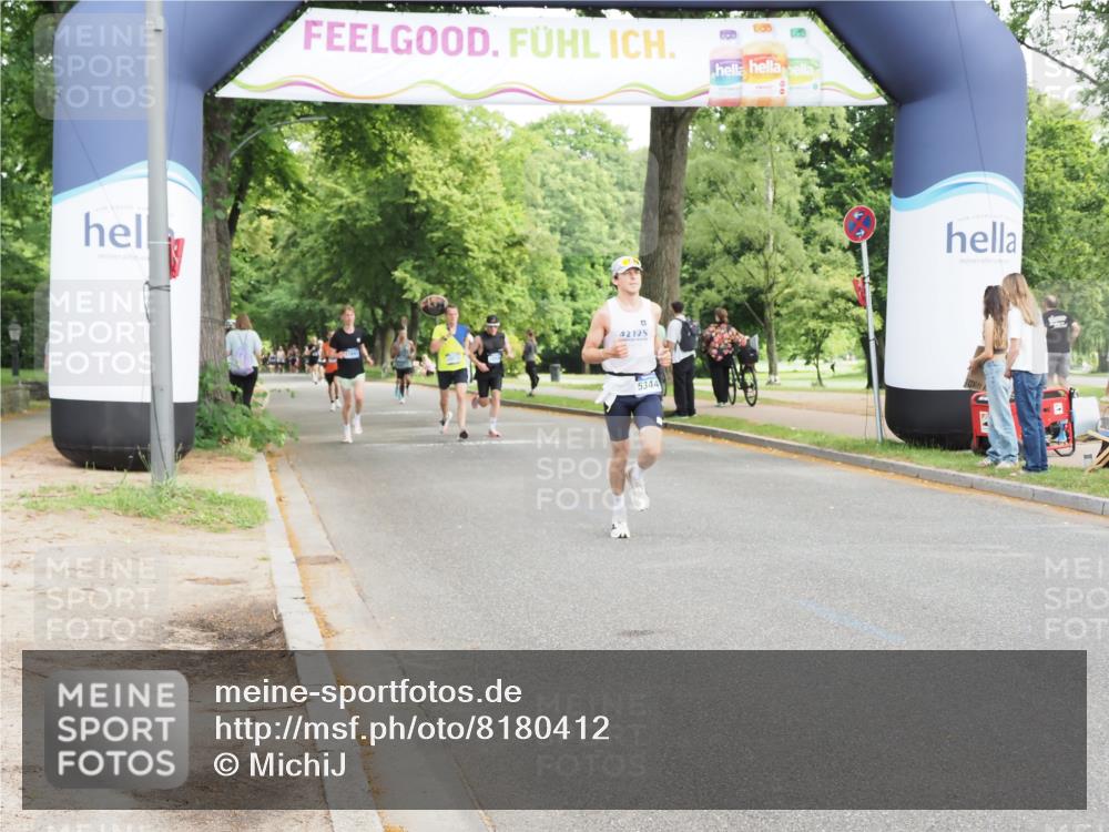 29.06.2025 - hella hamburg halbmarathon MichiJ http://msf.ph/oto/8180412 29.06.2025 10:17:12 Zwischen KM18-KM19 1065, 5344, 9097, 15136 meine-sportfotos.de