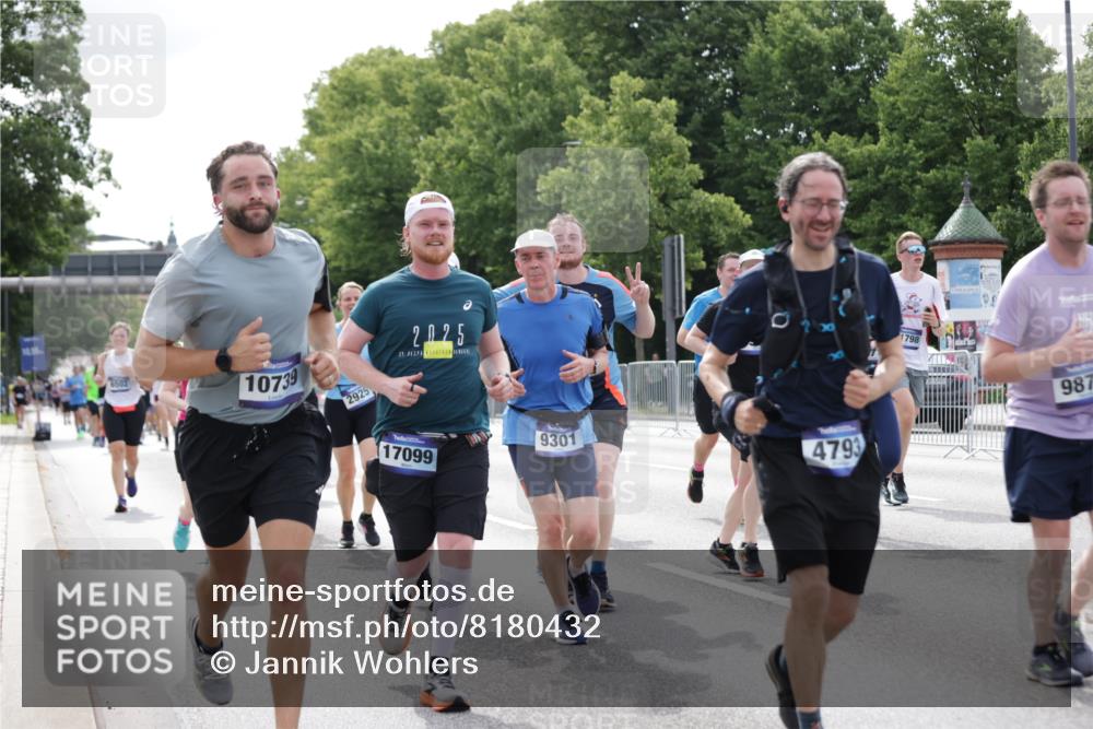 29.06.2025 - hella hamburg halbmarathon Jannik Wohlers http://msf.ph/oto/8180432 29.06.2025 10:22:51 Lombardsbrücke 1362, 2925, 4190, 4266, 4728, 4793, 6502, 6578, 6849, 7820, 8687, 8688, 8716, 8918, 8920, 9301, 9877, 10739, 11798, 11879, 12025, 12073, 12265, 14041, 14265, 14338, 14821, 16416, 16558, 17013, 17099, 17207, 17299, 17719 meine-sportfotos.de