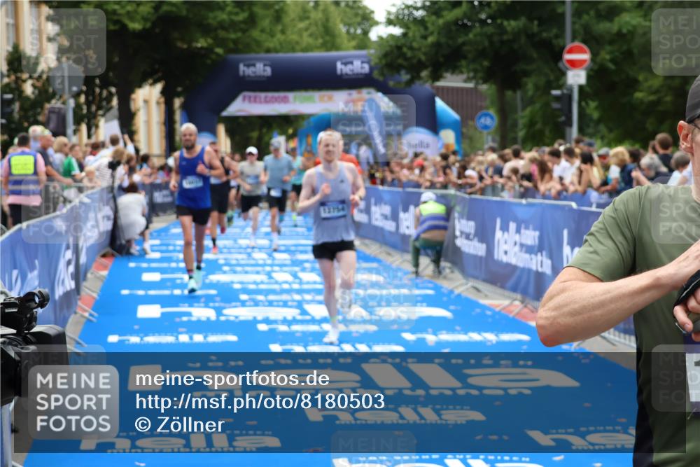 29.06.2025 - hella hamburg halbmarathon Zöllner http://msf.ph/oto/8180503 29.06.2025 10:31:17 Ziel 3201, 4812, 10017, 10298, 11857, 12232, 13754, 14450, 14548, 19042 meine-sportfotos.de