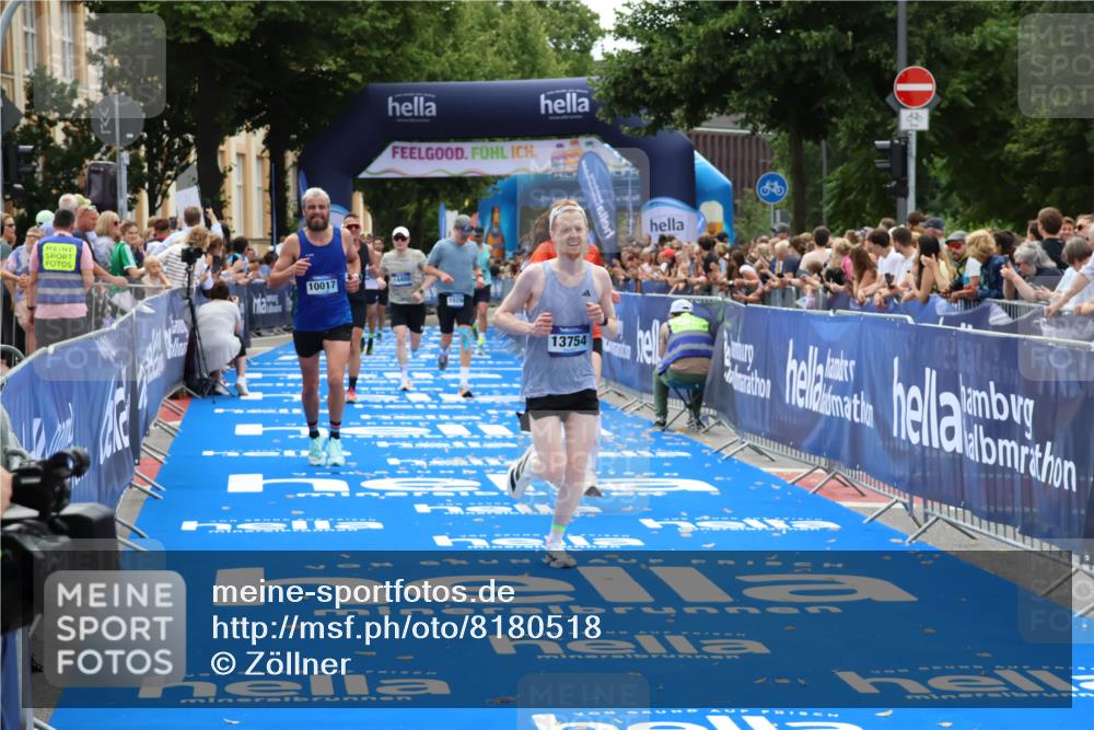 29.06.2025 - hella hamburg halbmarathon Zöllner http://msf.ph/oto/8180518 29.06.2025 10:31:17 Ziel 3201, 4812, 10017, 10298, 11857, 12232, 13754, 14450, 14548, 19042 meine-sportfotos.de